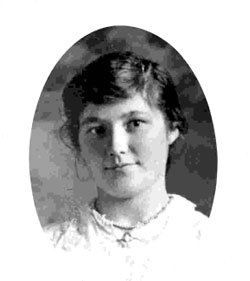 Anna Bourdet Hagata around 1918.